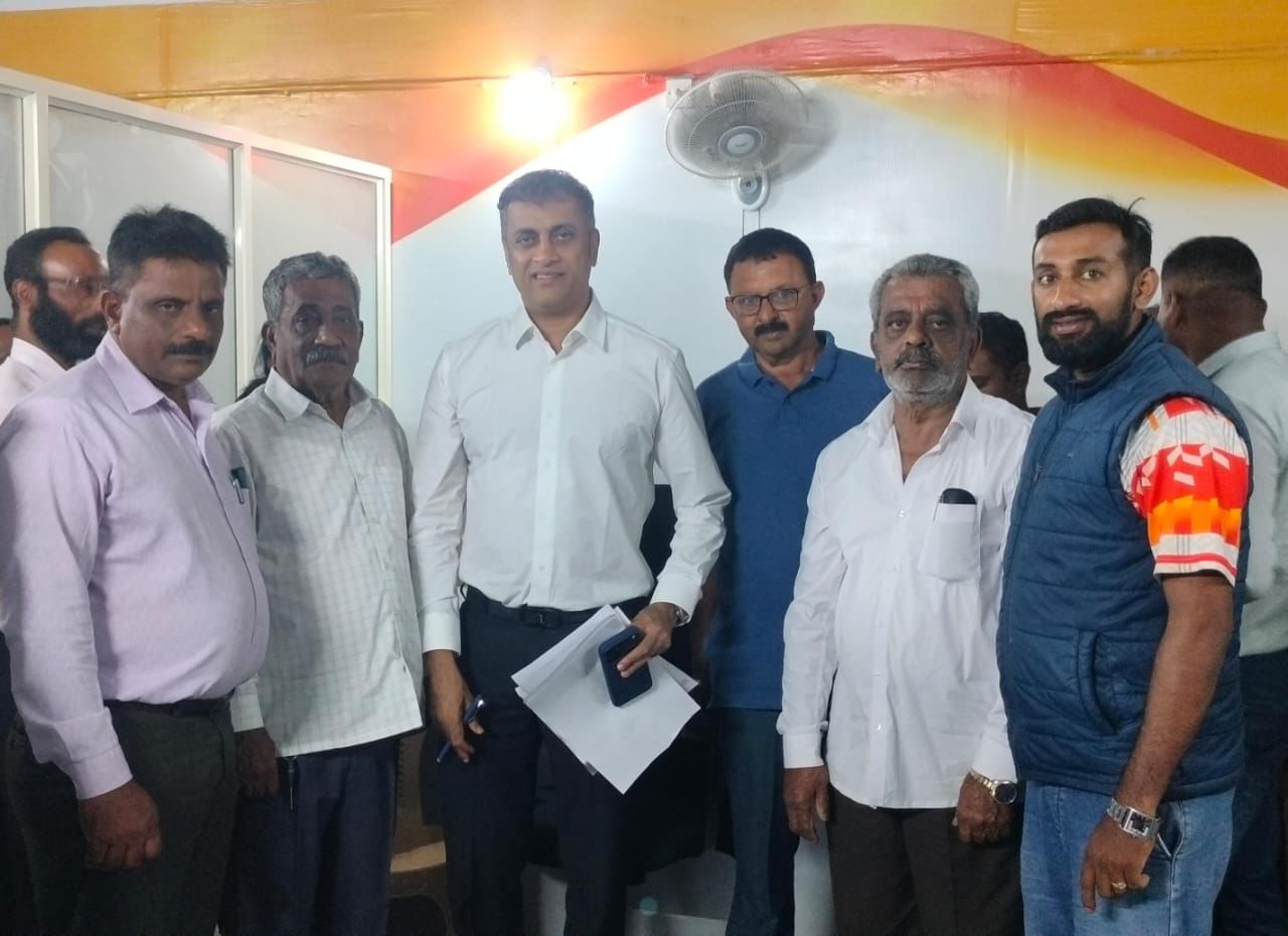 ಕಾಡಾನೆ ಉಪಟಳ ತಡೆಗಟ್ಟುವಂತೆ ಶಾಸಕರಿಗೆ ಮನವಿ ಸಲ್ಲಿಸಿದ ಕೈಕೇರಿ ಗ್ರಾಮಸ್ಥರು