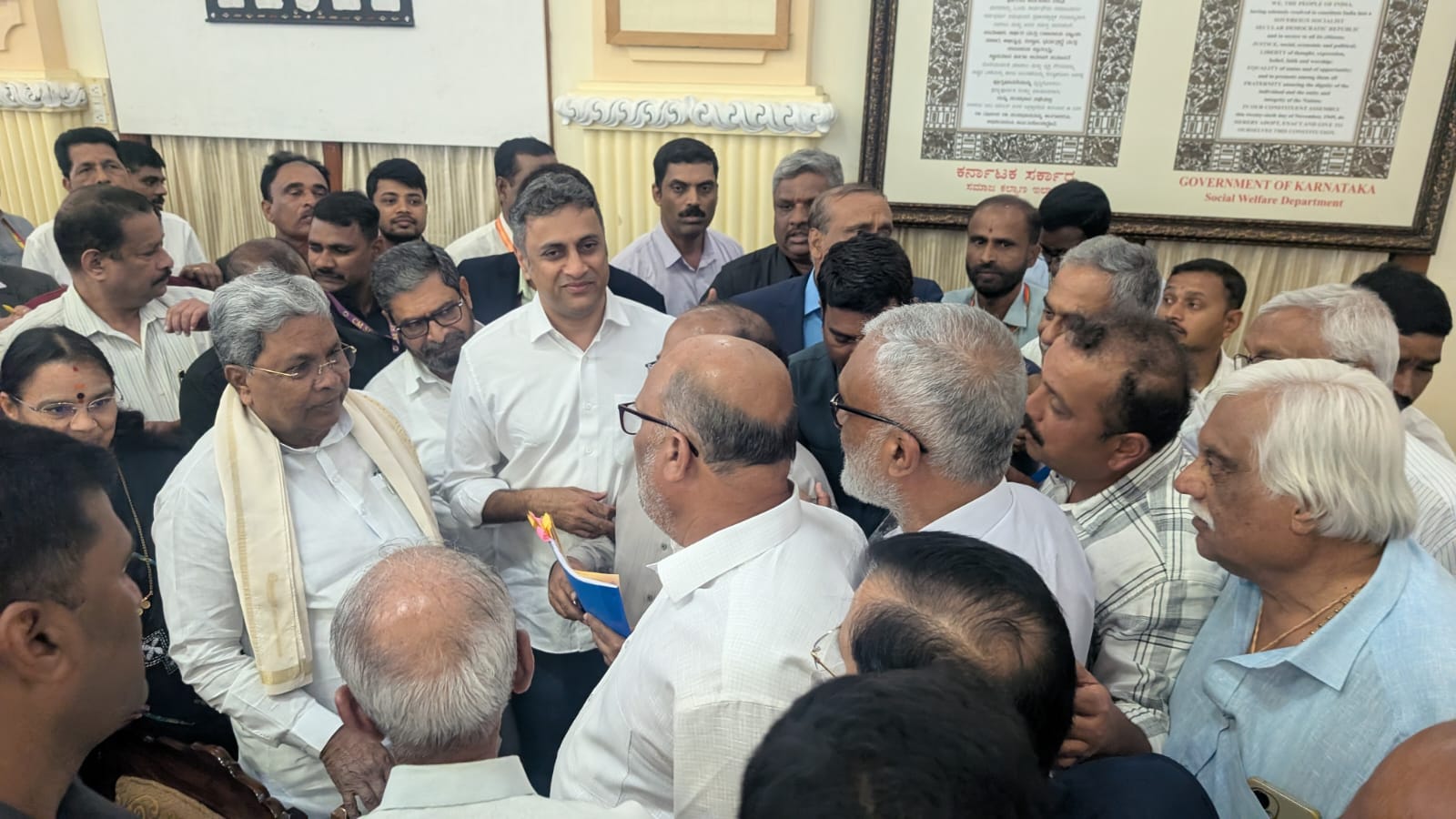 ದಿ ಮೈಸೂರು ಕಾಫಿ ಸಂಸ್ಕರಣ ಮಾರಾಟ ಮತ್ತು ಉಗ್ರಾಣ ಸಹಕಾರ ಸಂಘದಿಂದ ಅನುದಾನ ಕೊರಿ ಮುಖ್ಯಮಂತ್ರಿಗಳಿಗೆ ಮನವಿ.