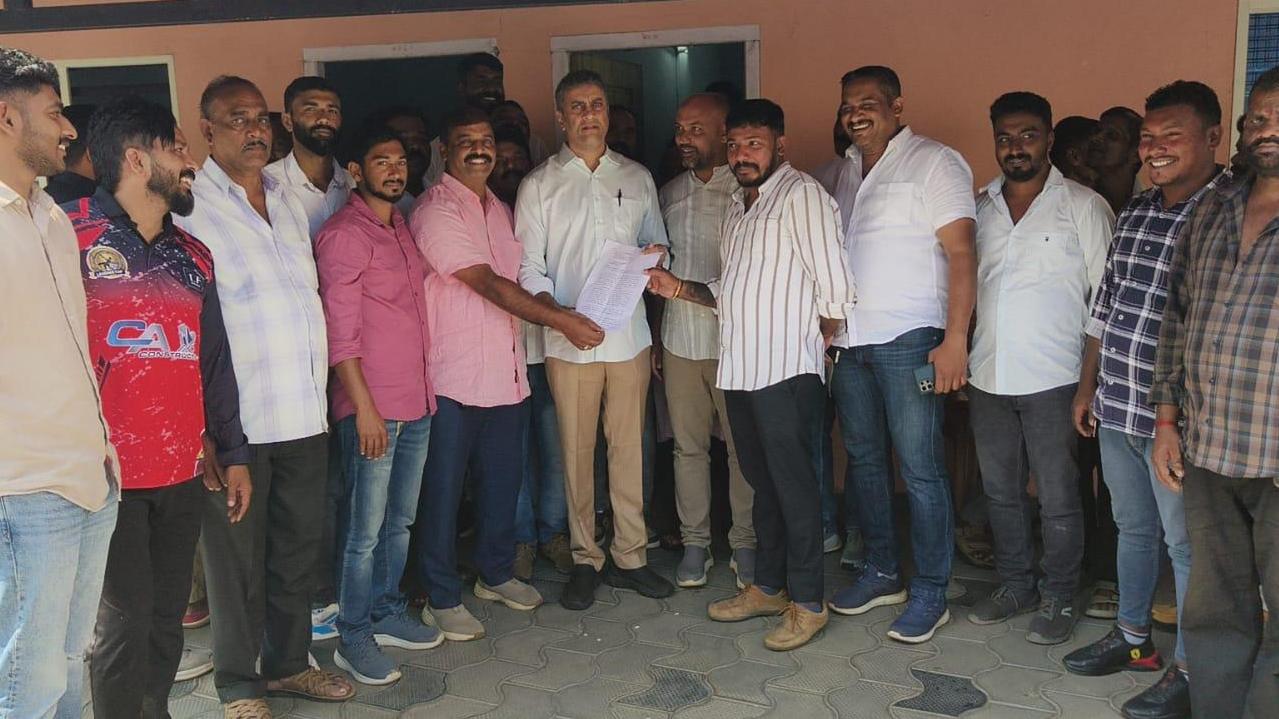 ಅನಧಿಕೃತ ಸ್ಟಾಕ್ ಯಾರ್ಡ್ ಗಳನ್ನು ಮುಚ್ಚಿಸಲು ವಿರಾಜಪೇಟೆ ಶಾಸಕ ಎ.ಎಸ್. ಪೊನ್ನಣ್ಣ ಅಧಿಕಾರಿಗಳಿಗೆ ಸೂಚನೆ.